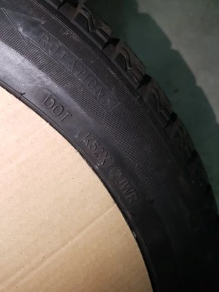 Neumáticos Invierno 245/45 R18 96 Dunlop Run Fl
