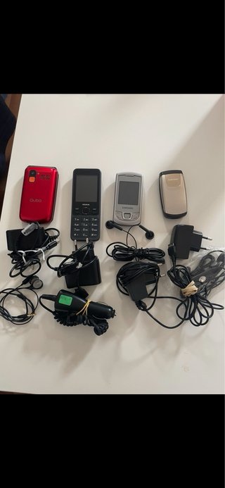 4 móviles (Acer, Nokia, Oppo, Samsung)
