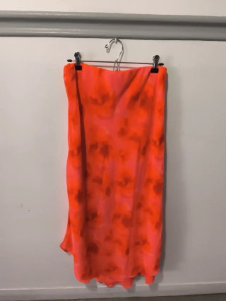 Conjunto The Are Talla L Naranja y Rosa + Bolero.