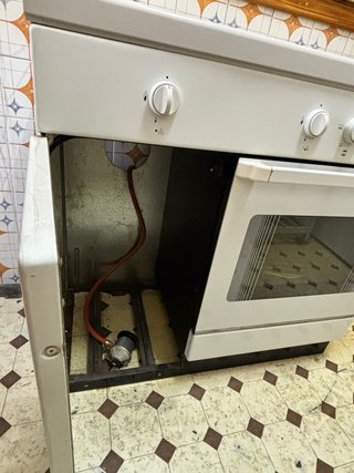 Cocina de Gas TIMSHEL Blanca con Horno