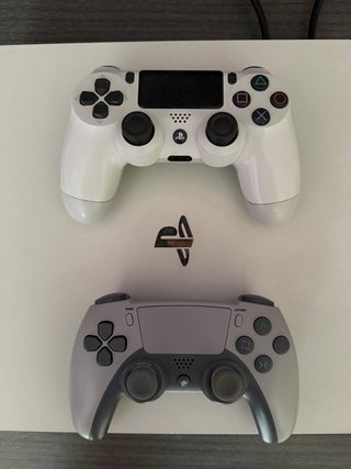 PS4 Pro 1TB Blanca + 2 Mandos + Juegos