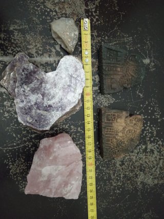 Lotto misto: pietre minerali e timbri