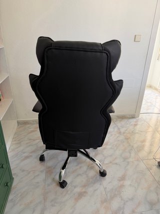 Silla de oficina ergonómica negra