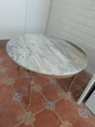 Mesa antigua redonda mármol y madera