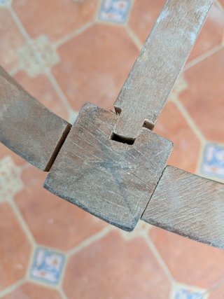 Mesa antigua redonda mármol y madera
