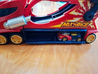 T-Racers Mix 'N Race Camión Trueno