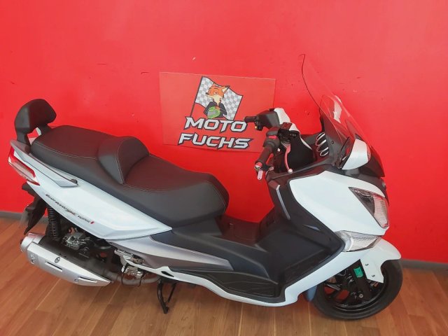 SYM Joymax 125i Maxi Scooter Blanca