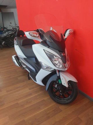 SYM Joymax 125i Maxi Scooter Blanca