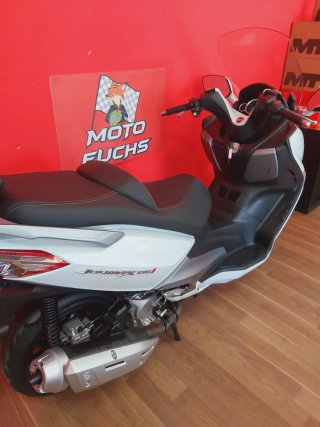 SYM Joymax 125i Maxi Scooter Blanca