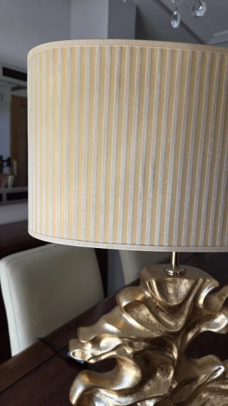 Lámpara de mesa Bon Dia dorada