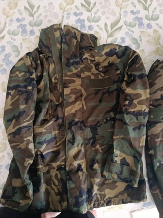 Ropa militar camuflaje