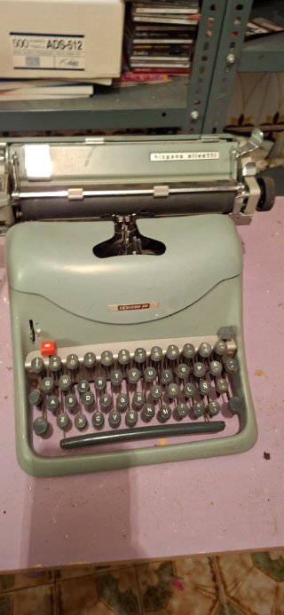 Máquina de escribir Hispano Olivetti Lexicon 80