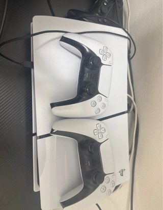 Playstation 5 Slim Digital 1TB + 2 Joystick