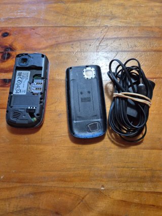 Nokia 2220s Rosa SIN BATERIA