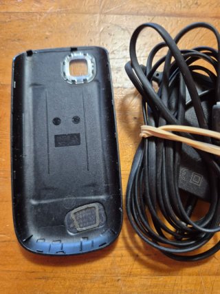 Nokia 2220s Rosa SIN BATERIA
