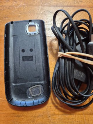 Nokia 2220s Rosa SIN BATERIA