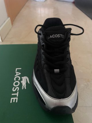 Zapatillas Lacoste Negras y Plateadas