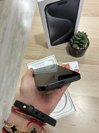 iPhone 15 Pro Max 256GB como nuevo