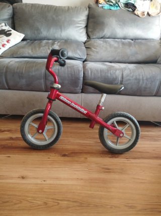 Bicicleta de equilibrio Chicco Roja