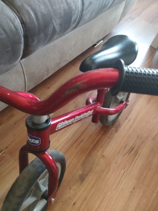 Bicicleta de equilibrio Chicco Roja