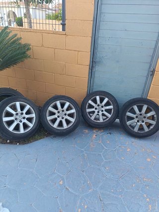 Quiero vender 4 ruedas de toyota verso