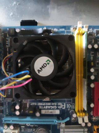 Placa Base Gigabyte + Micro + RAM