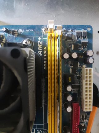 Placa Base Gigabyte + Micro + RAM