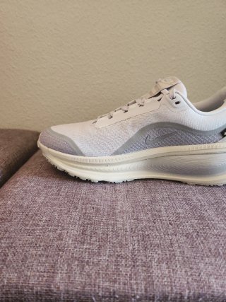 Nike Vomero 18 GTX Zapatillas Running Gris/Blanco