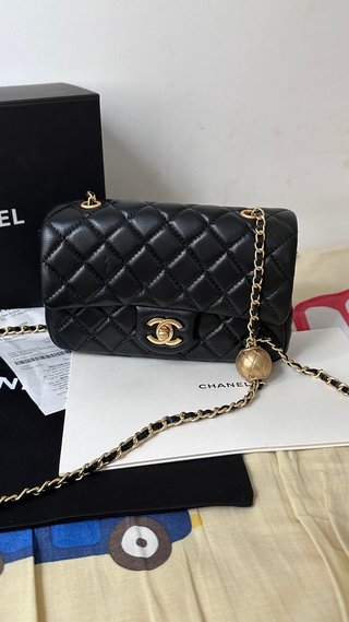 Chanel Negro Bola de Oro