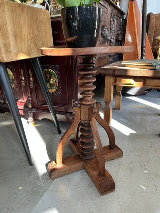 Mesa velador tipo pedestal antiguo madera maciza