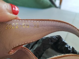 Sandalias de cuña marrones