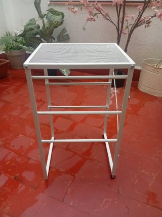 Mesita auxiliar metálica blanca