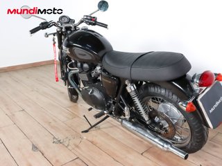 TRIUMPH BONNEVILLE T100