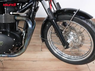 TRIUMPH BONNEVILLE T100