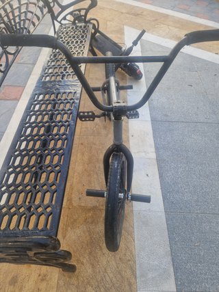 Bicicleta BMX gris