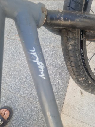 Bicicleta BMX gris