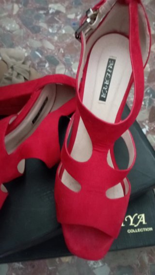 Sandalias MIlaya tacón rojo