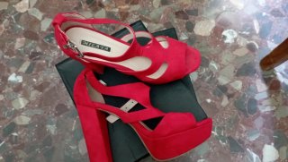 Sandalias MIlaya tacón rojo