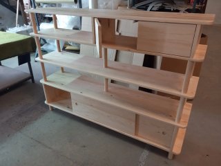 Estantería de madera a medida