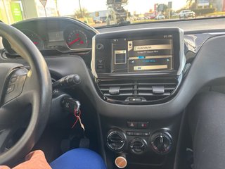 Peugeot 208 2014