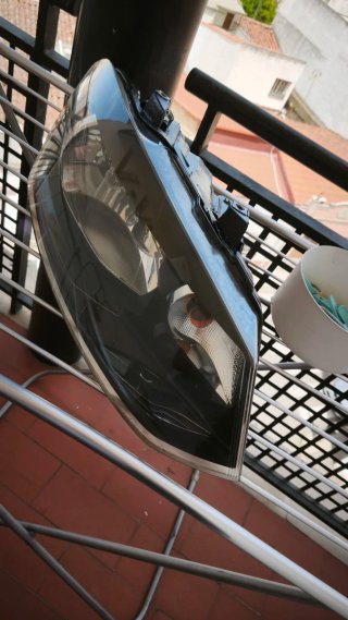 Faro derecho Volkswagen Polo 09-14 Original
