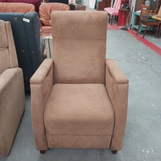 Butaca marrón reclinable