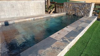 Porcelánico imitación piedra para piscina