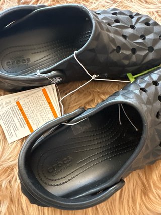 Zuecos Crocs Classic Negro Talla 41-42