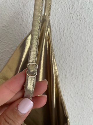 Vestido largo dorado metalizado Stradivarius Talla
