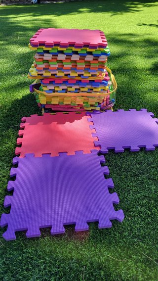 Alfombra goma puzzle niños casi sin uso.