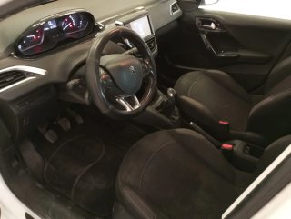 Peugeot 208 2016