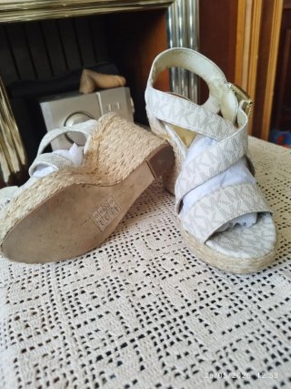 Sandalias Michael Kors Beige