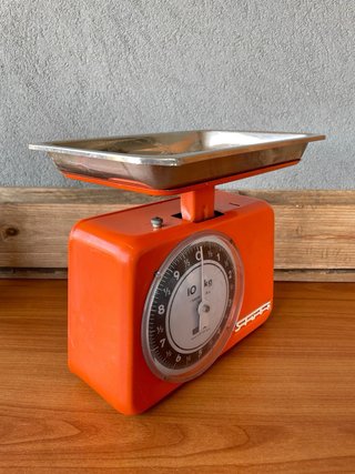 Bilancia vintage da cucina STUBE arancione 10 Kg