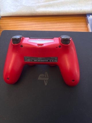 Consola PS4 Slim Negra + Mando Rojo + Juegos